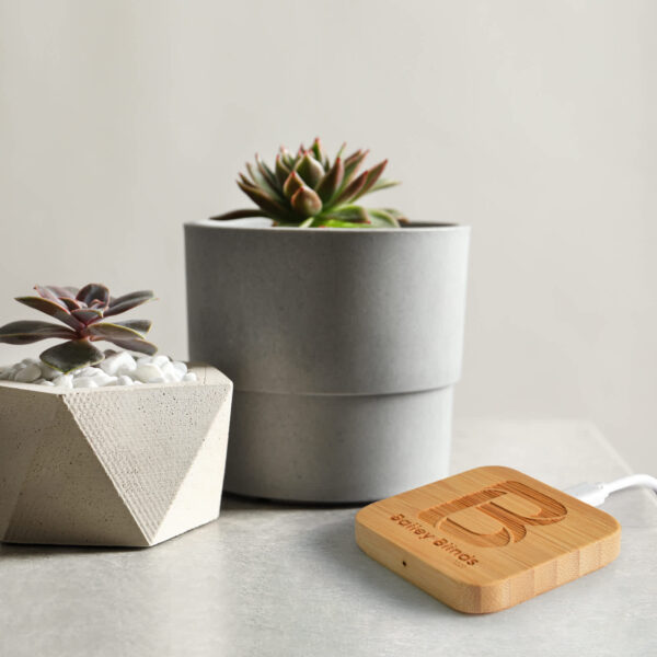Arc Round Bamboo Wireless Charger - Image 5