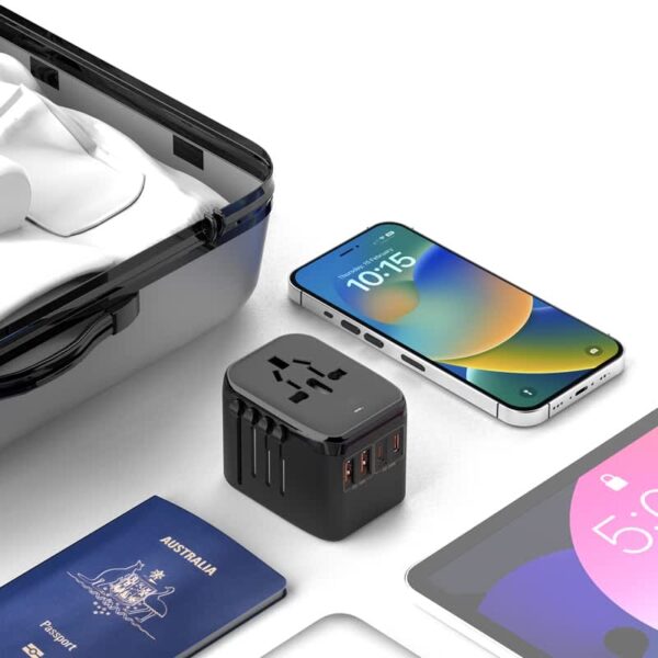 Fondi Quick Charge and Power Direct Travel Adaptor - Image 5